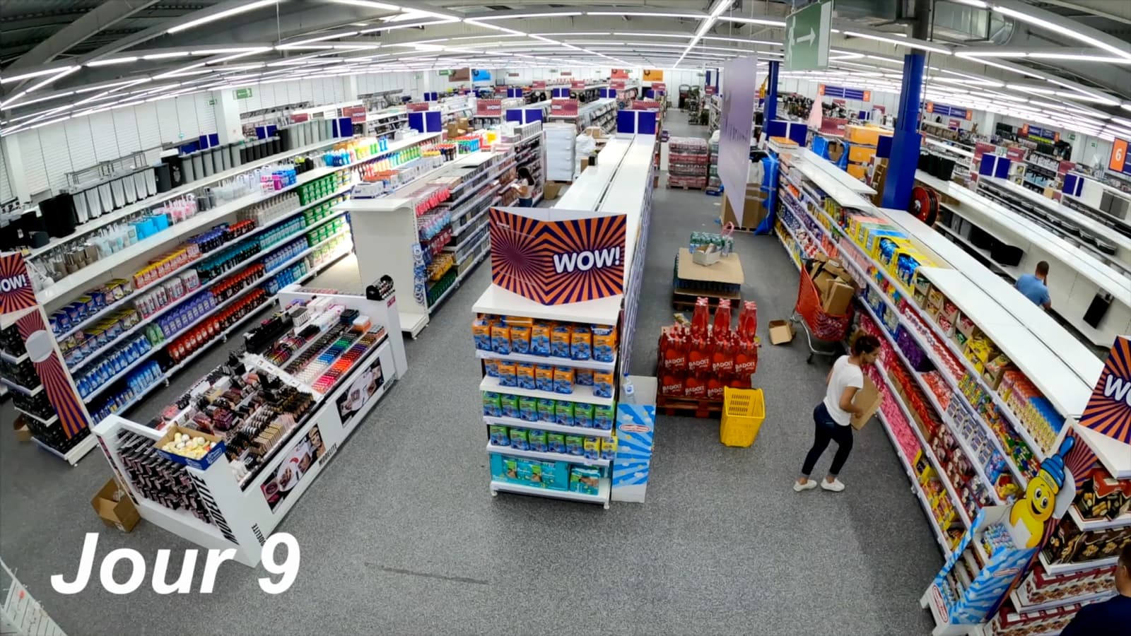 Clean retail store handed back ready to trade